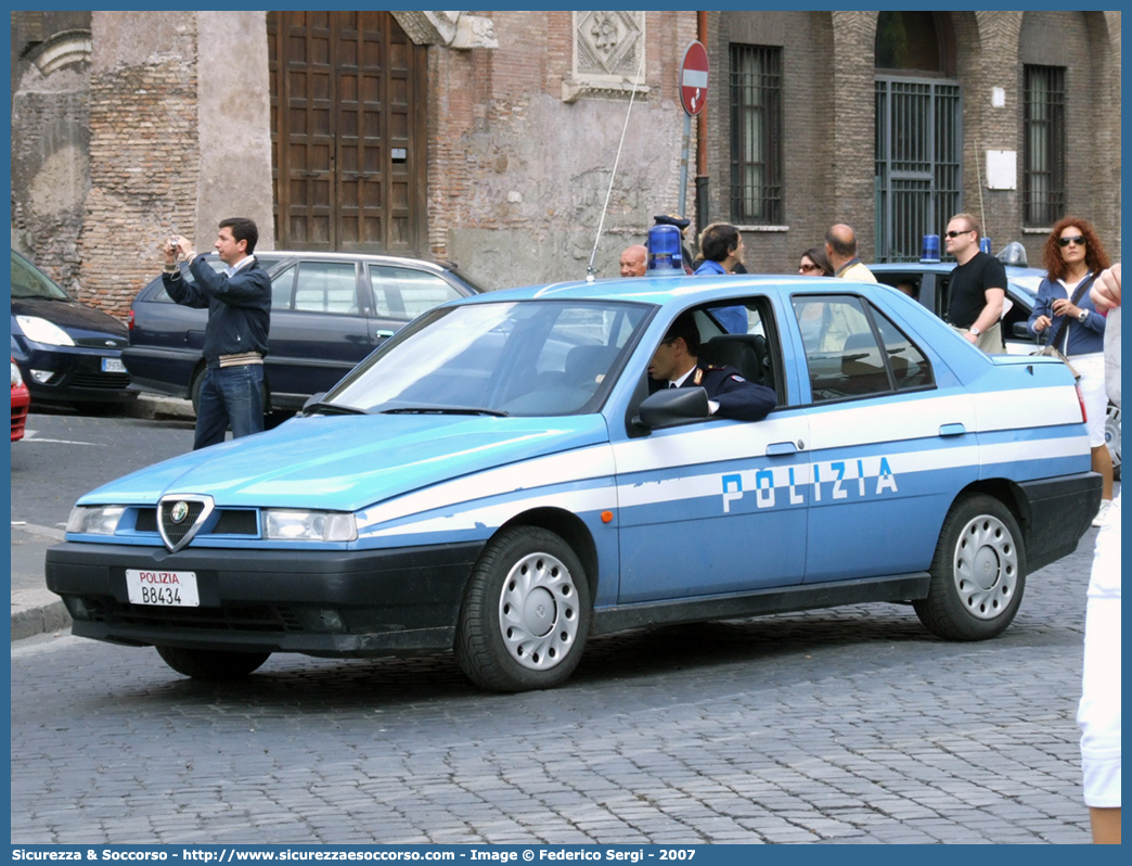 Polizia B8434
Polizia di Stato
Alfa Romeo 155
Parole chiave: Polizia di Stato;Polizia;PS;Alfa Romeo;155;B8434