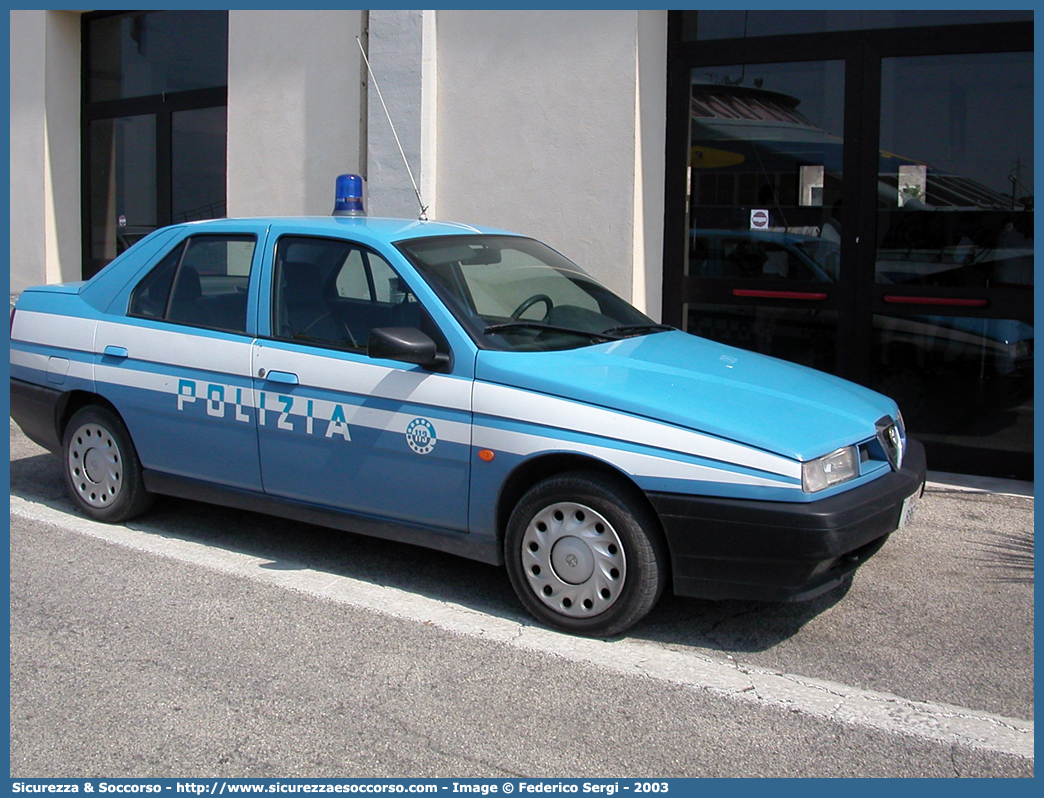 Polizia B9623
Polizia di Stato
Alfa Romeo 155
Parole chiave: Polizia di Stato;Polizia;PS;Alfa Romeo;155;B9623