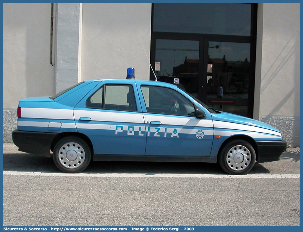 Polizia B9623
Polizia di Stato
Alfa Romeo 155
Parole chiave: Polizia di Stato;Polizia;PS;Alfa Romeo;155;B9623