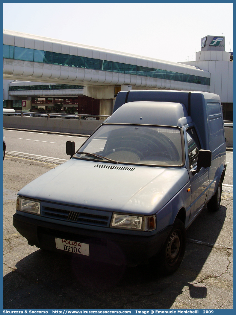 Polizia D2104
Polizia di Stato
Fiat Fiorino II serie restyling
Parole chiave: Polizia di Stato;Polizia;PS;Fiat;Fiorino II serie restyling