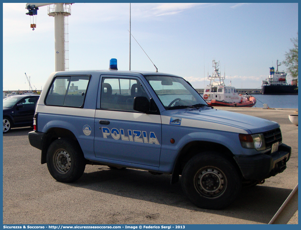 Polizia D5744
Polizia di Stato
Squadra Volante
Mitsubishi Pajero V20 SWB
Parole chiave: D5744;PS;P.S.;Polizia di Stato;Squadra;Volante;Mitsubishi;Pajero;V20;SWB