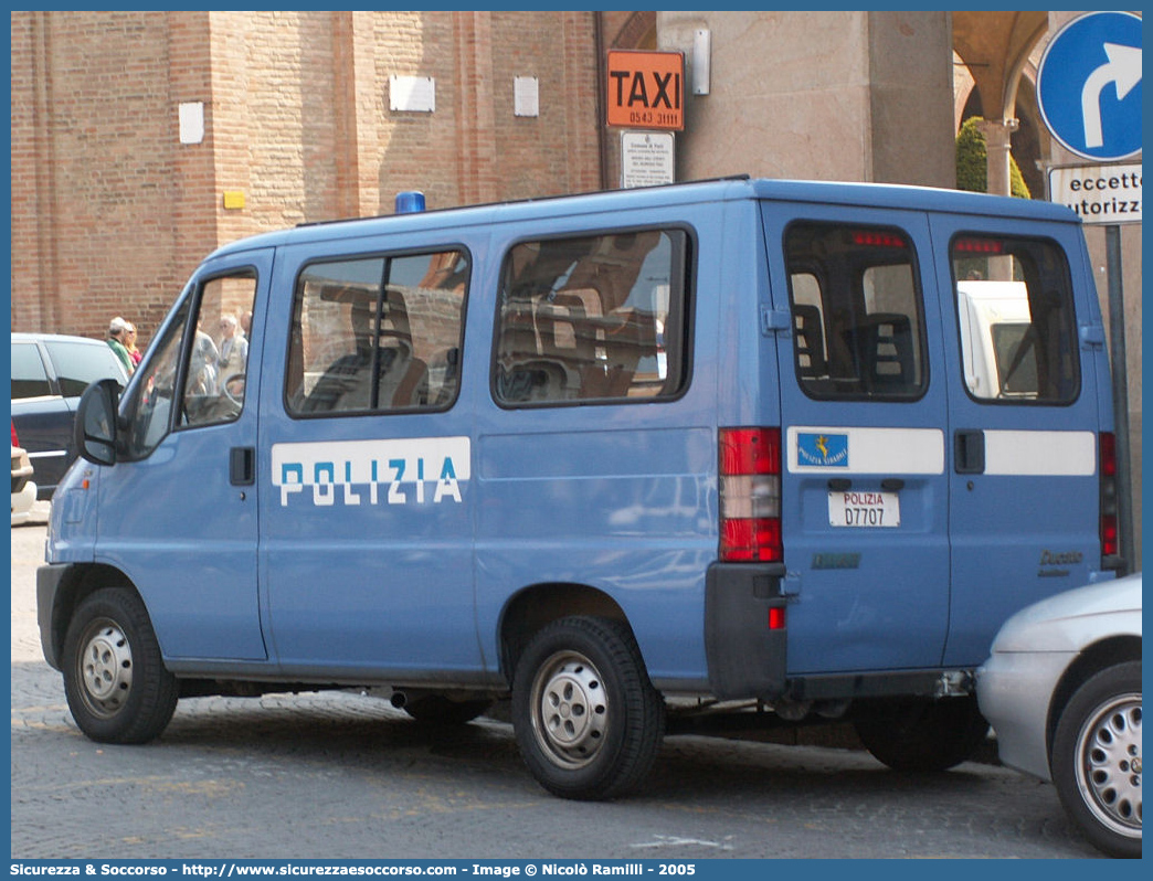 Polizia D7707
Polizia di Stato
Polizia Stradale
Fiat Ducato II serie
Parole chiave: Polizia;Stato;Polizia di Stato;Stradale;Fiat;Ducato II serie;D7707