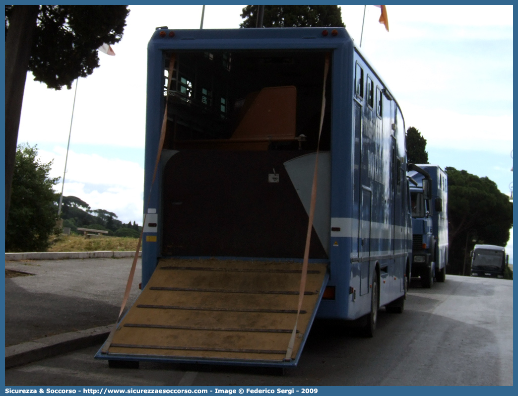 Polizia D9666
Polizia di Stato
Polizia a Cavallo
Man 18.284
Parole chiave: PS;P.S.;Polizia;di;Stato;Polizia;Cavallo;MAN;18.284;Carrozzeria;Alessi