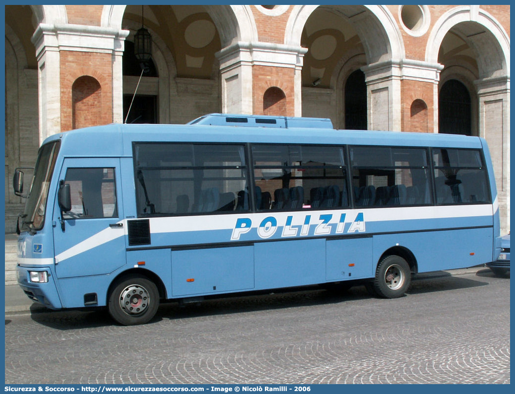 Polizia E0058
Polizia di Stato
Polizia Stradale
Iveco Cacciamali 100E18

Parole chiave: Polizia;Stato;Polizia di Stato;Stradale;Iveco;Cacciamali;100E18;Pullman Azzurro;E0058