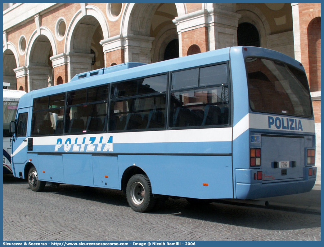 Polizia E0058
Polizia di Stato
Polizia Stradale
Iveco Cacciamali 100E18
Parole chiave: Polizia;Stato;Polizia di Stato;Stradale;Iveco;Cacciamali;100E18;Pullman Azzurro;E0058