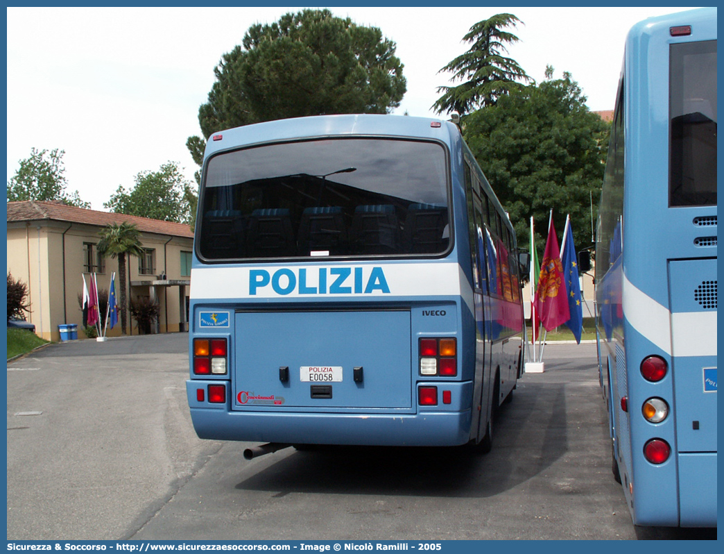 Polizia E0058
Polizia di Stato
Polizia Stradale
Iveco Cacciamali 100E18

Parole chiave: Polizia;Stato;Polizia di Stato;Stradale;Iveco;Cacciamali;100E18;Pullman Azzurro;E0058