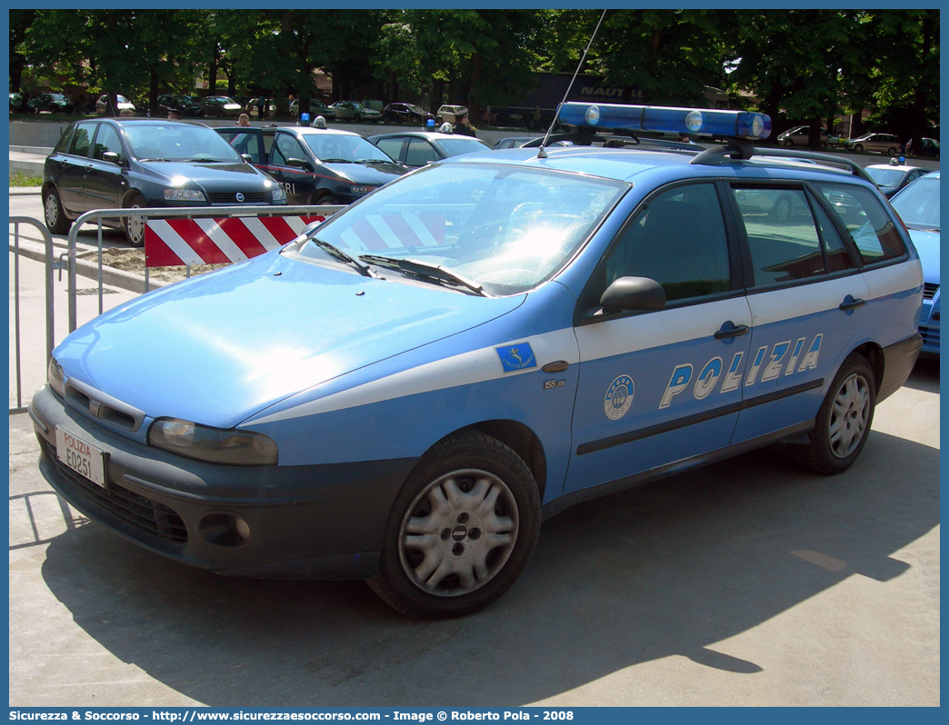 Polizia E0251
Polizia di Stato
Polizia Stradale
Fiat Marea Weekend
Parole chiave: Polizia di Stato;Polizia;PS;Polizia Stradale;Fiat;Marea Weekend;E0251