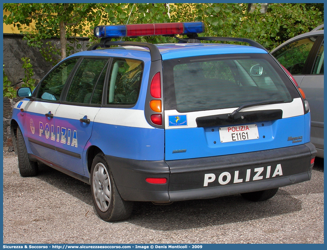 Polizia E1161
Polizia di Stato
Polizia Stradale
Fiat Marea Weekend
Parole chiave: Polizia di Stato;Polizia;PS;Polizia Stradale;Fiat;Marea Weekend;E1161