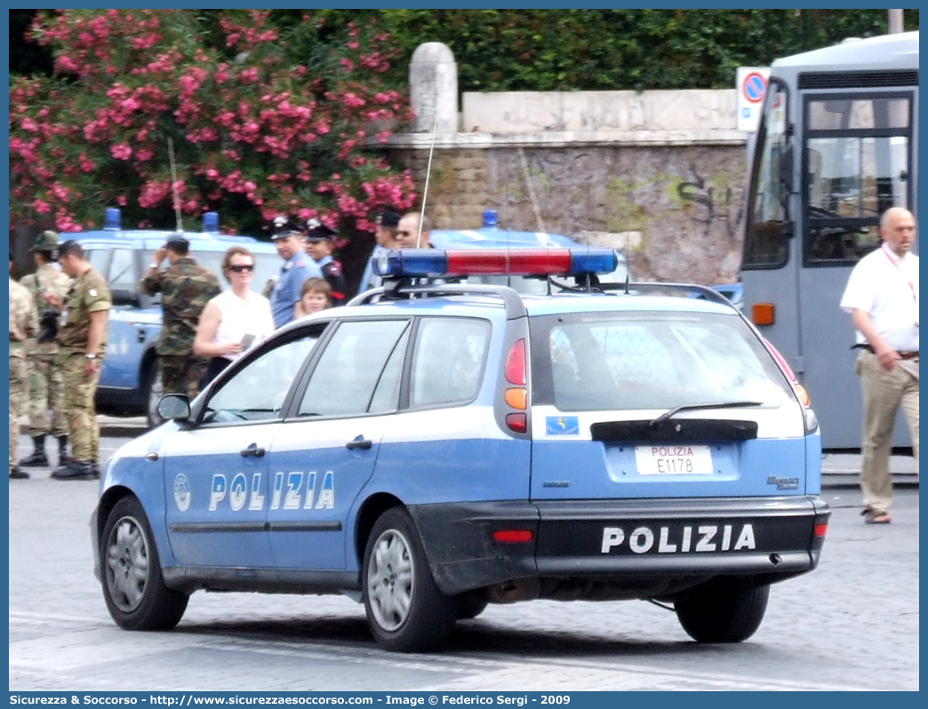 Polizia E1178
Polizia di Stato
Polizia Stradale
Fiat Marea Weekend
Con sistema Lo-Jack
Parole chiave: Polizia di Stato;Polizia;PS;Polizia Stradale;Fiat;Marea Weekend;Lo-Jack;LoJack;Lo Jack;E1178