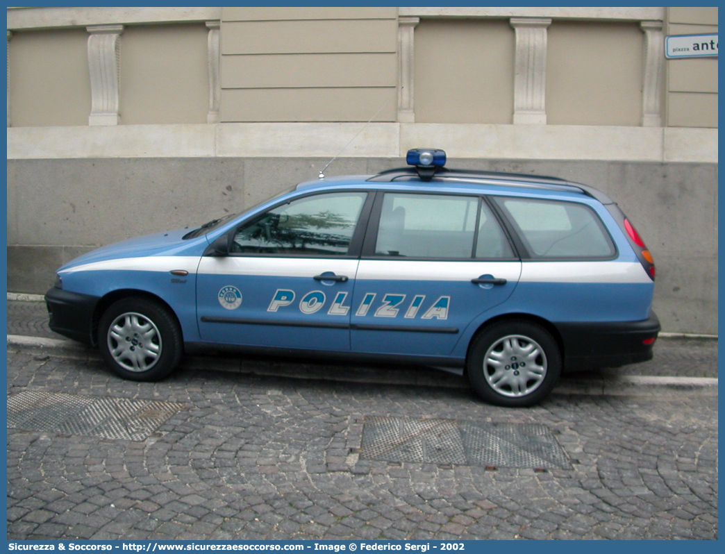 Polizia E1203
Polizia di Stato
Fiat Marea Weekend
Parole chiave: Polizia di Stato;Polizia;PS;Fiat;Marea Weekend;E1203