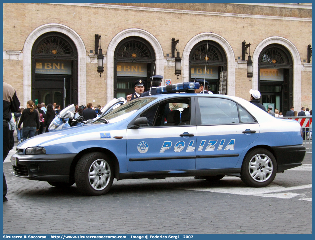 Fiat E1481
Polizia di Stato
Polizia Stradale
Fiat Marea
Parole chiave: Polizia di Stato;Polizia;PS;Polizia Stradale;Fiat;Marea;E1481