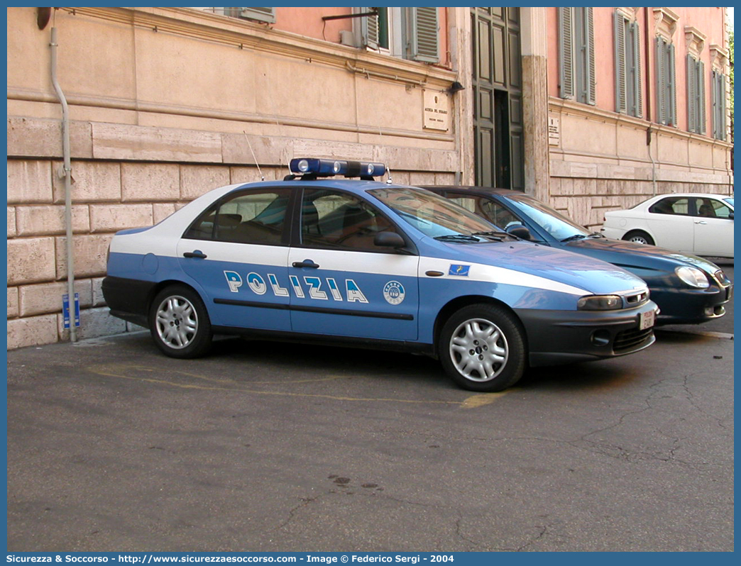 Fiat E1481
Polizia di Stato
Polizia Stradale
Fiat Marea
Parole chiave: Polizia di Stato;Polizia;PS;Polizia Stradale;Fiat;Marea;E1481