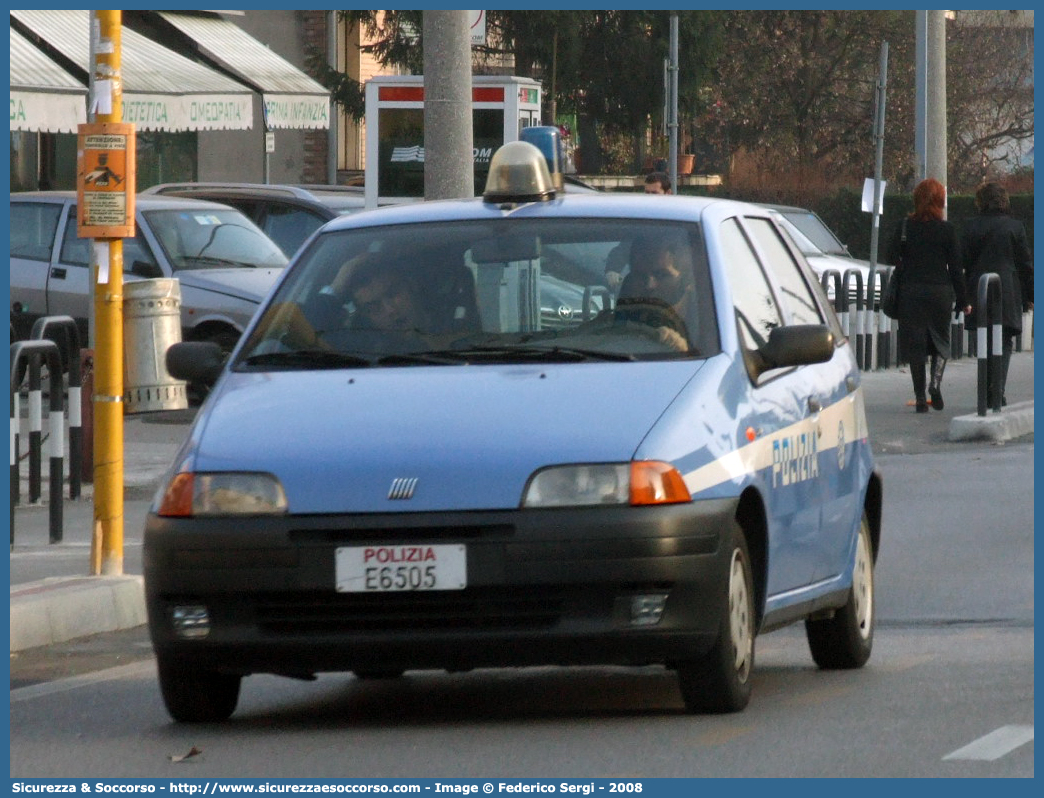 Polizia E6505
Polizia di Stato
Fiat Punto I serie
Parole chiave: PS;P.S.;Polizia;di;Stato;Pubblica;Sicurezza;Fiat;Punto