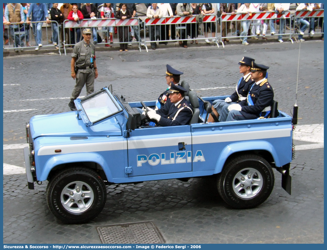 Polizia E8340
Polizia di Stato
Land Rover Defender 90
Parole chiave: Polizia di Stato;Polizia;PS;Land Rover;Defender 90;E8340