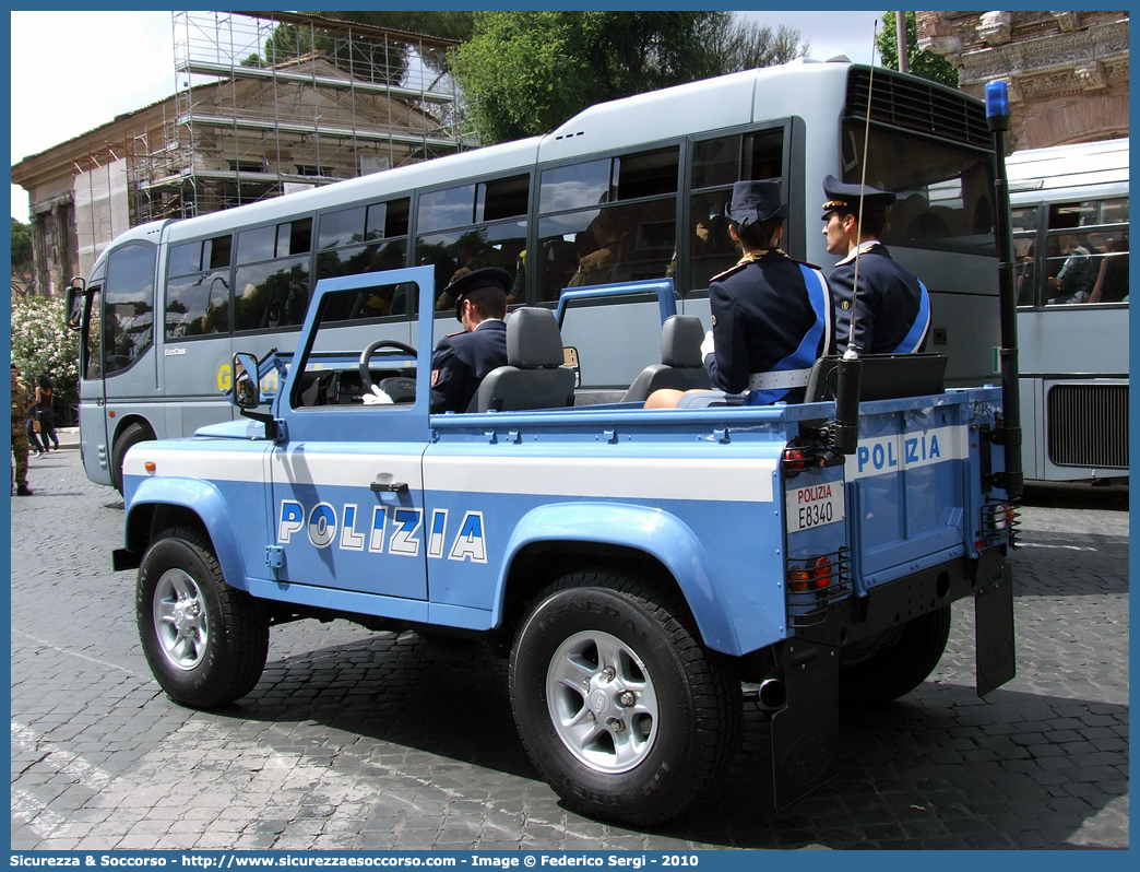 Polizia E8340
Polizia di Stato
Land Rover Defender 90
(variante)
Parole chiave: Polizia di Stato;Polizia;PS;Land Rover;Defender 90;E8340