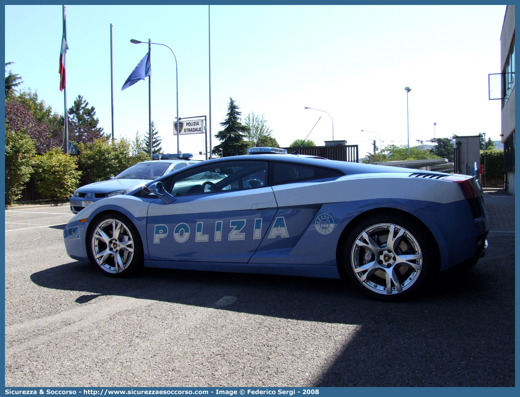 Polizia E8379
Polizia di Stato
Polizia Stradale
Lamborghini Gallardo
(variante)
Parole chiave: Polizia di Stato;Polizia;PS;Polizia Stradale;Lamborghini;Gallardo;E8379