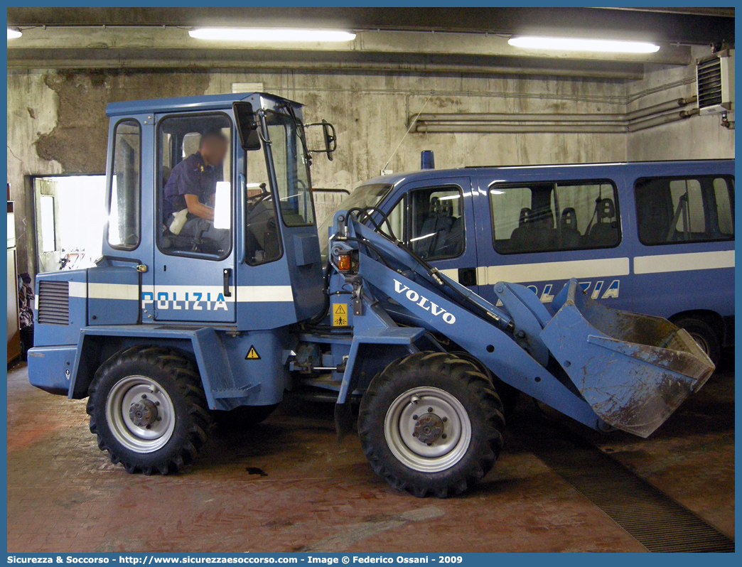 Polizia E8482
Polizia di Stato
Polizia della Montagna
Volvo ZL 402 C
Parole chiave: Polizia di Stato;Polizia;PS;Polizia della Montagna;Volvo;ZL 402 C;E8482