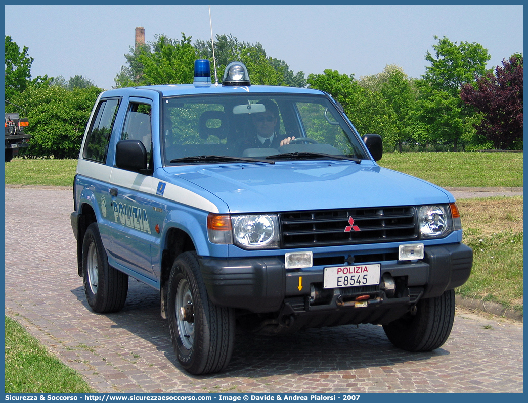 Polizia E8545
Polizia di Stato
Polizia Stradale
Mitsubishi Pajero V20 SWB
Parole chiave: PS;P.S.;Polizia;di;Stato;Polizia;Pubblica;Sicurezza;Stradale;Mitsubishi;Pajero;V20;SWB