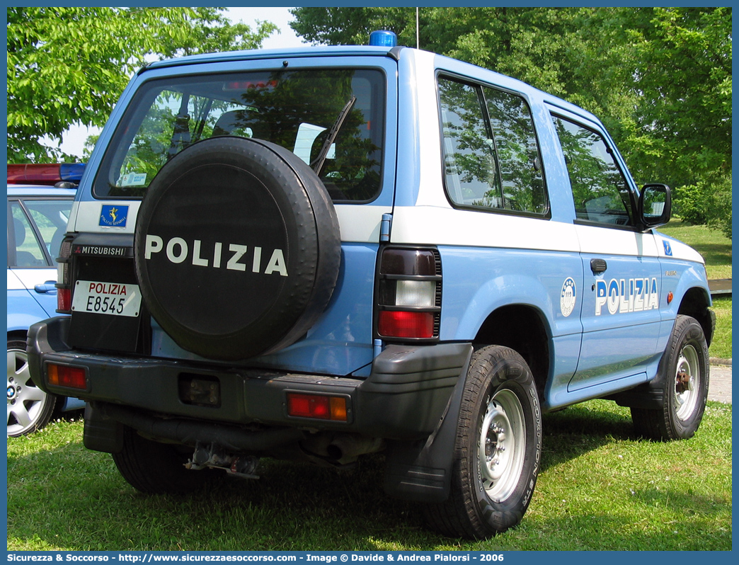 Polizia E8545
Polizia di Stato
Polizia Stradale
Mitsubishi Pajero V20 SWB
Parole chiave: PS;P.S.;Polizia;di;Stato;Polizia;Pubblica;Sicurezza;Stradale;Mitsubishi;Pajero;V20;SWB