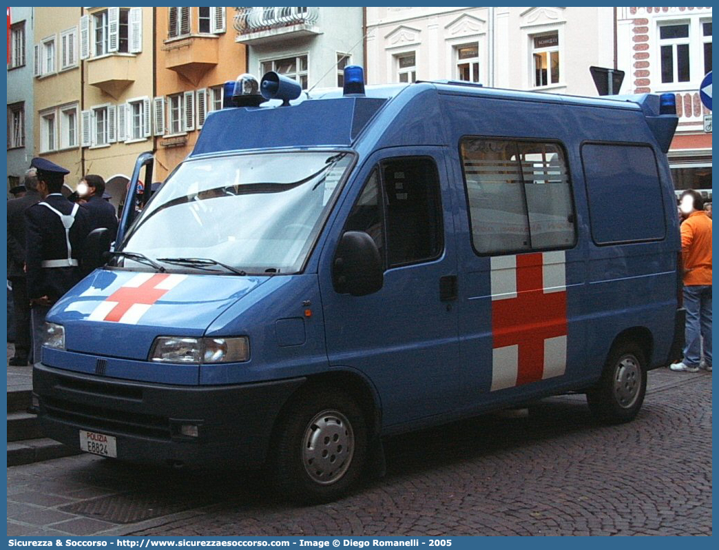 Polizia E8824
Polizia di Stato
Servizio Sanitario
Fiat Ducato II serie
Parole chiave: PS;P.S.;Polizia;di;Stato;Pubblica;Sicurezza;Servizio;Sanitario;Fiat;Ducato;Savio;Boneschi