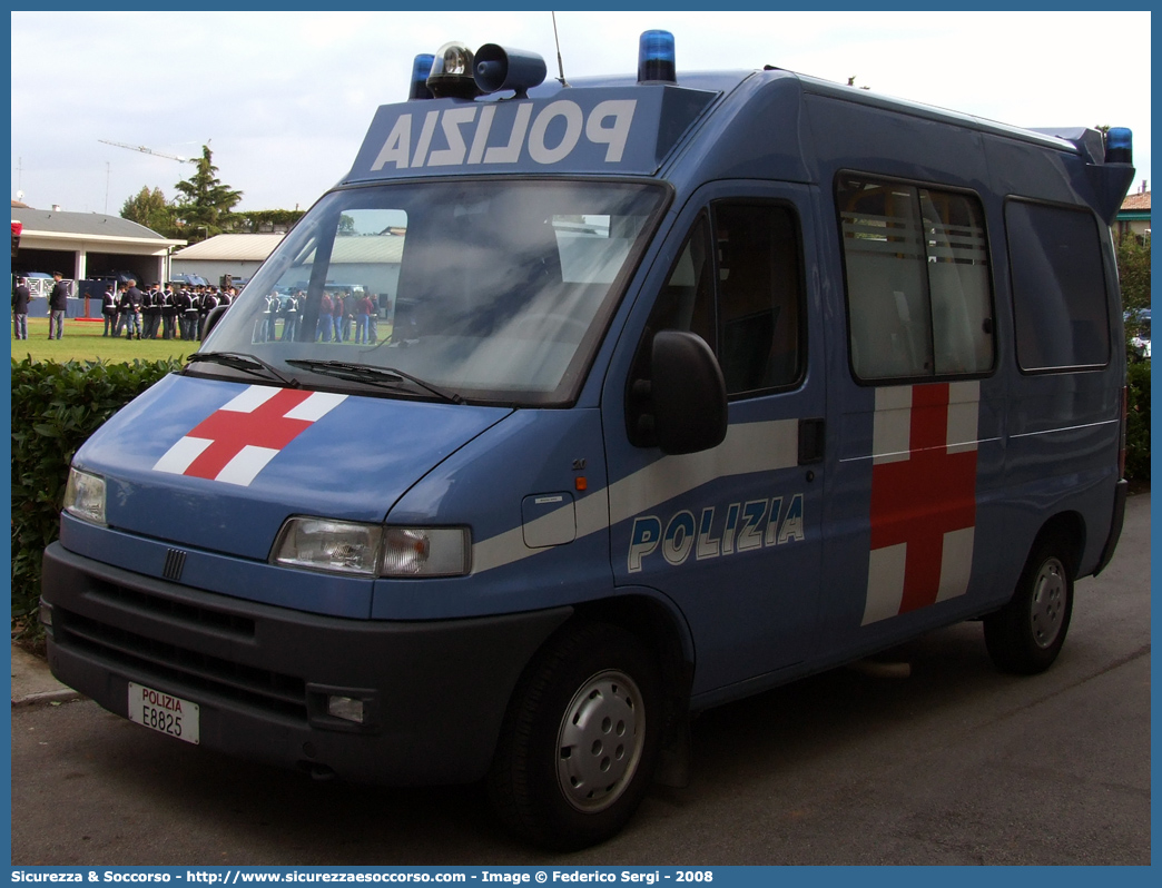 Polizia E8825
Polizia di Stato
Servizio Sanitario
Fiat Ducato II serie
Parole chiave: PS;P.S.;Polizia;di;Stato;Pubblica;Sicurezza;Servizio;Sanitario;Fiat;Ducato;Savio;Boneschi