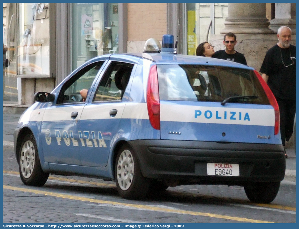 Polizia E9640
Polizia di Stato
Fiat Punto II serie
Parole chiave: Polizia di Stato;Polizia;PS;Fiat;Punto;E9640