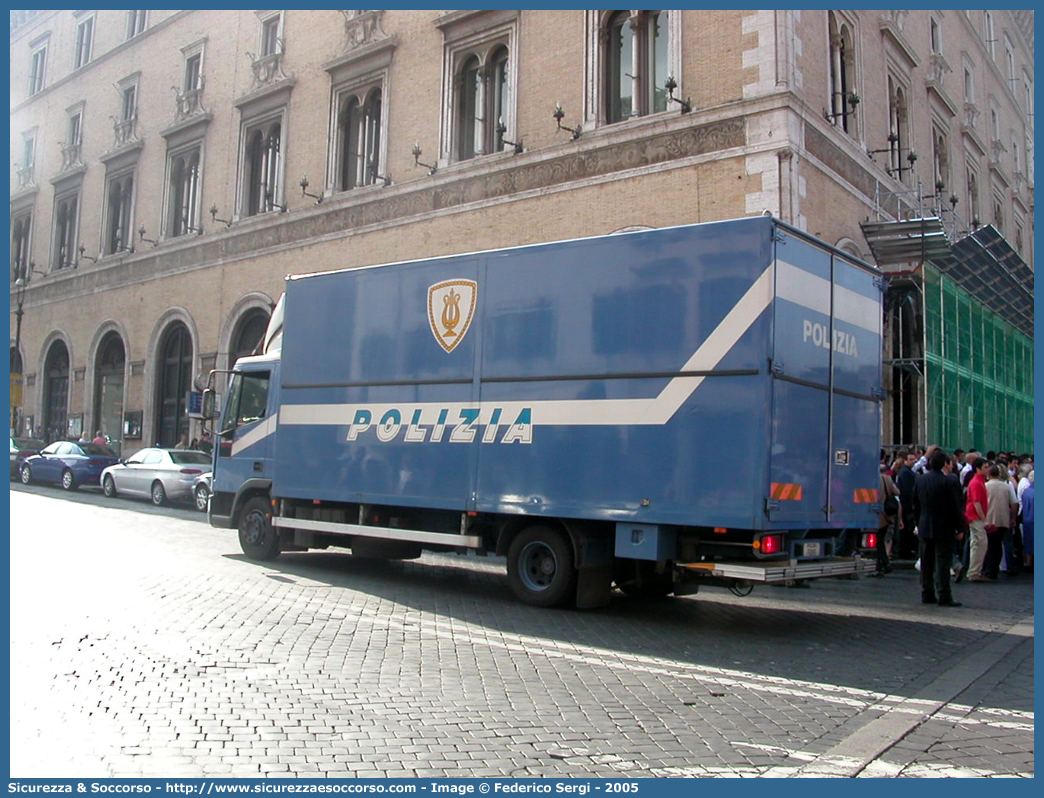 Polizia F0815
Polizia di Stato
Banda Musicale
Iveco EuroCargo 100E18 I serie
Parole chiave: PS;P.S.;Polizia;di;Stato;Pubblica;Sicurezza;Banda;Musicale;Iveco;EuroCargo;100E18