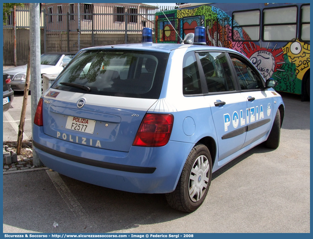 Polizia F2577
Polizia di Stato
Reparto Volo
Fiat Stilo II serie
Parole chiave: PS;P.S.;Polizia;di;Stato;Polizia;Reparto;Volo;Fiat;Stilo