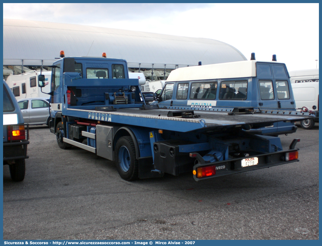 Polizia F2719
Polizia di Stato
Iveco EuroCargo 120EL21 II serie
Allestitore TCM S.r.l.
Parole chiave: PS;P.S.;Polizia;di;Stato;Iveco;EuroCargo;120EL21;Carroattrezzi;Carro Attrezzi;TCM