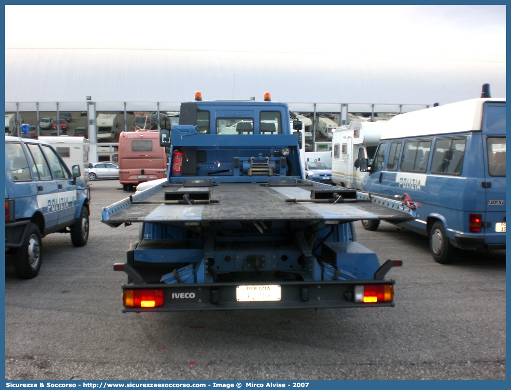 Polizia F2719
Polizia di Stato
Iveco EuroCargo 120EL21 II serie
Allestitore TCM S.r.l.
Parole chiave: PS;P.S.;Polizia;di;Stato;Iveco;EuroCargo;120EL21;Carroattrezzi;Carro Attrezzi;TCM