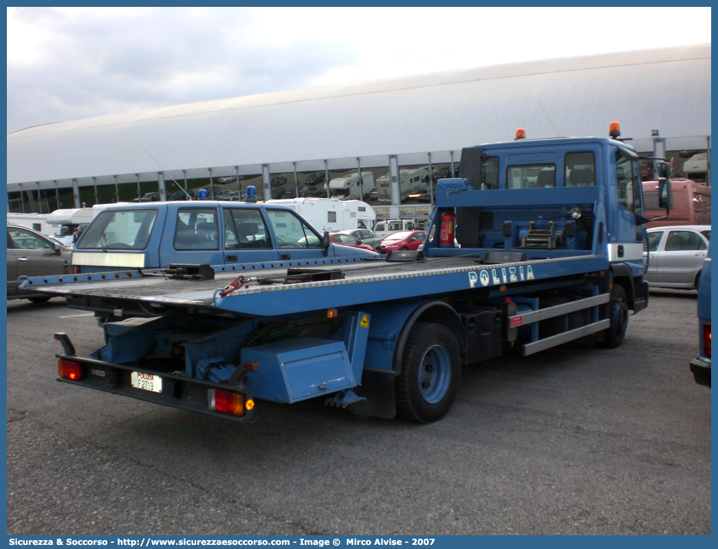 Polizia F2719
Polizia di Stato
Iveco EuroCargo 120EL21 II serie
Allestitore TCM S.r.l.
Parole chiave: PS;P.S.;Polizia;di;Stato;Iveco;EuroCargo;120EL21;Carroattrezzi;Carro Attrezzi;TCM