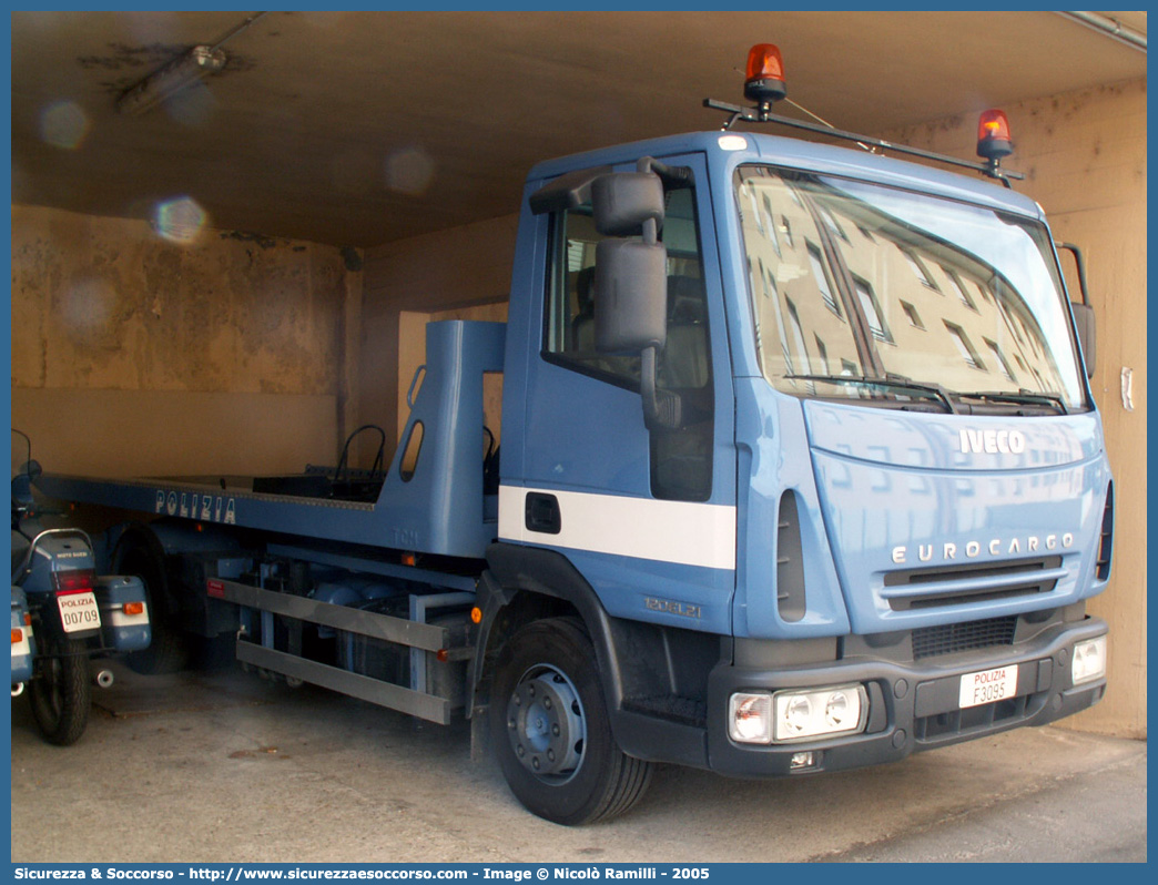 Polizia F3095
Polizia di Stato
Iveco EuroCargo 120EL21 II serie
Allestitore TCM S.r.l.
Parole chiave: PS;P.S.;Polizia;di;Stato;Iveco;EuroCargo;120EL21;Carroattrezzi;Carro Attrezzi;TCM