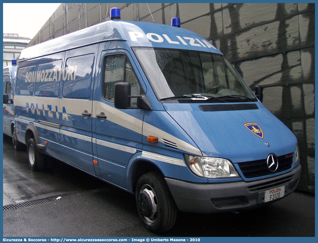 Polizia F3120
Polizia di Stato
Polizia del Mare
Mercedes Benz Sprinter 416 I serie restyling
Parole chiave: PS;P.S.;Polizia;di;Stato;Pubblica;Sicurezza;del;Mare;Mercedes;Benz;Sprinter;Sommozzatori