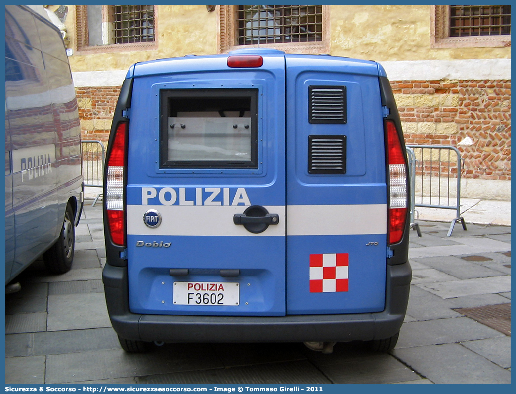 Polizia F3602
Polizia di Stato
Reparto Volo
Unità Cinofile
Fiat Doblò I serie
Parole chiave: Polizia di Stato;Polizia;PS;Reparto Volo;Fiat;Doblò I serie;Cinofili;F3602