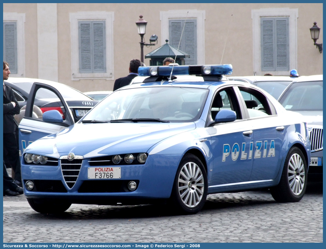 Polizia  F3766
Polizia di Stato
Polizia Stradale
Alfa Romeo 159 Q4
Parole chiave: PS;P.S.;Polizia;di;Stato;Pubblica;Sicurezza;Stradale;Alfa;Romeo;159;Q4;Scorta;Scorte;Quirinale;F3766