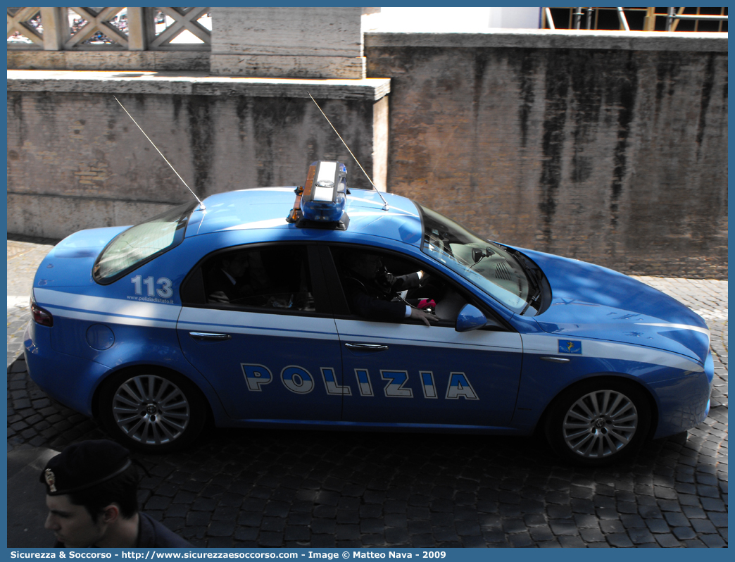 Polizia  F3767
Polizia di Stato
Polizia Stradale
Alfa Romeo 159 Q4
Parole chiave: PS;P.S.;Polizia;di;Stato;Pubblica;Sicurezza;Stradale;Alfa;Romeo;159;Q4;Scorta;Scorte;Quirinale;F3767