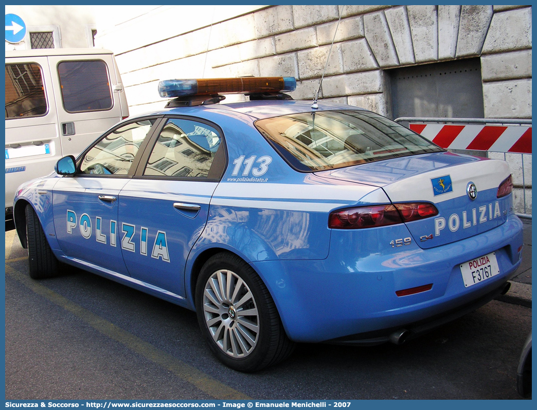 Polizia  F3767
Polizia di Stato
Polizia Stradale
Alfa Romeo 159 Q4
Parole chiave: PS;P.S.;Polizia;di;Stato;Pubblica;Sicurezza;Stradale;Alfa;Romeo;159;Q4;Scorta;Scorte;Quirinale;F3767