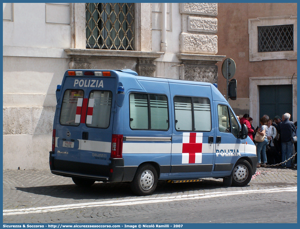 Polizia F4076
Polizia di Stato
Servizio Sanitario
Fiat Ducato II serie restyling
Allestitore Bollanti S.r.l.
Parole chiave: Polizia di Stato;Polizia;PS;Servizio Sanitario;Fiat;Ducato III serie;Ambulanza;Bollanti;F4076