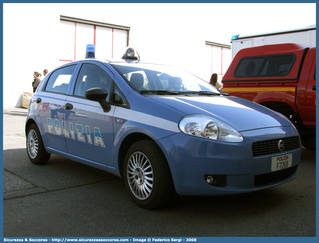 Polizia F7268
Polizia di Stato
Fiat Grande Punto
Parole chiave: PS;P.S.;Polizia;di;Stato;Pubblica;Sicurezza;Fiat;Grande;Punto