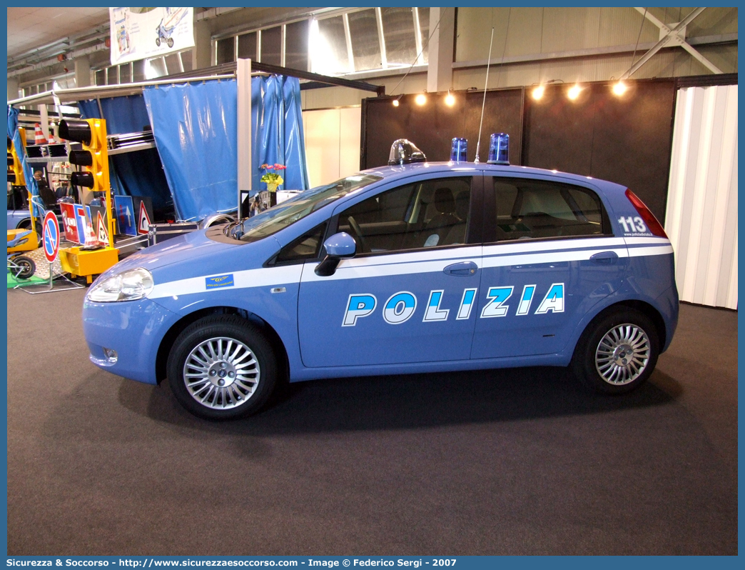 Polizia F7678
Polizia di Stato
Polizia delle Comunicazioni
Fiat Grande Punto
Parole chiave: Polizia di Stato;Polizia;PS;Polizia delle Comunicazioni;Fiat;Grande Punto;F7678