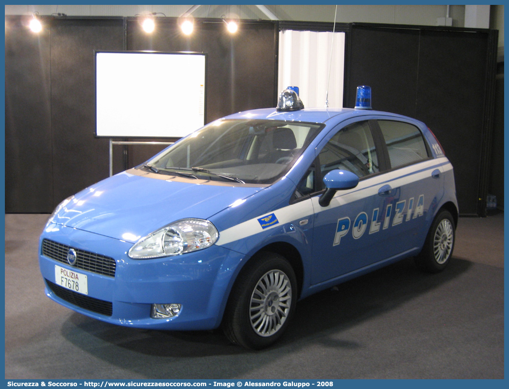 Polizia F7678
Polizia di Stato
Polizia delle Comunicazioni
Fiat Grande Punto
Parole chiave: Polizia di Stato;Polizia;PS;Polizia delle Comunicazioni;Fiat;Grande Punto;F7678