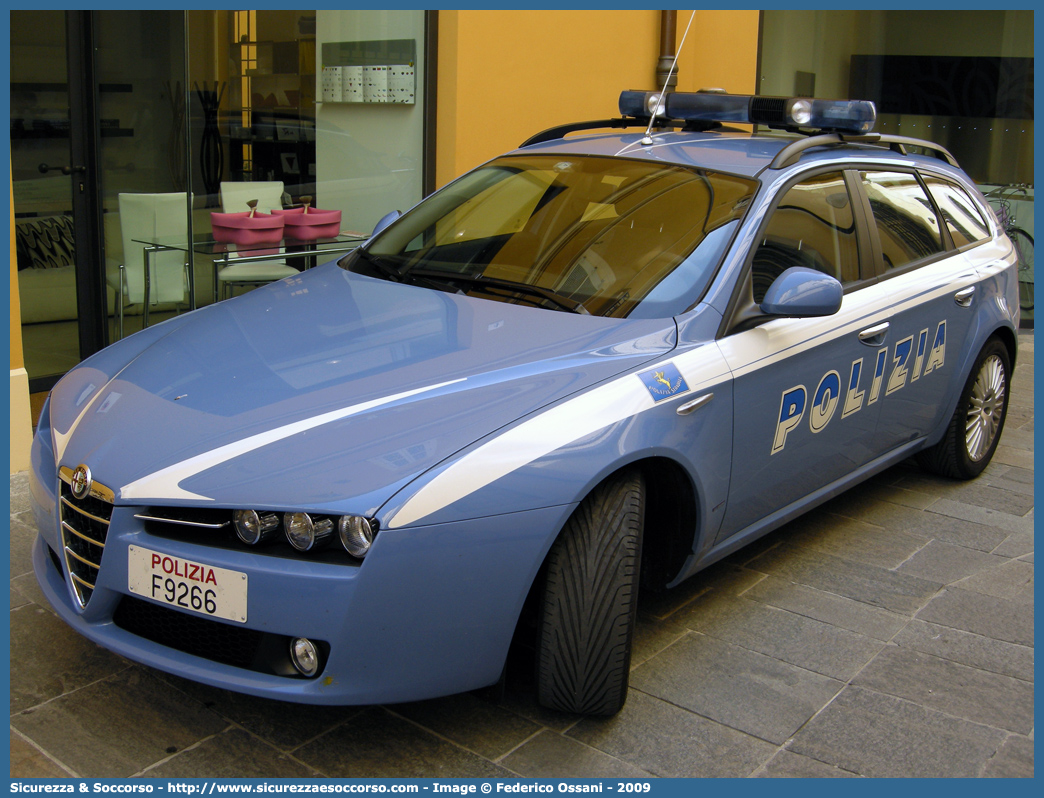 Polizia F9266
Polizia di Stato
Polizia Stradale
Alfa Romeo 159 Sportwagon
Parole chiave: Polizia di Stato;Polizia;PS;Polizia Stradale;Alfa Romeo;159 Sportwagon;F9266