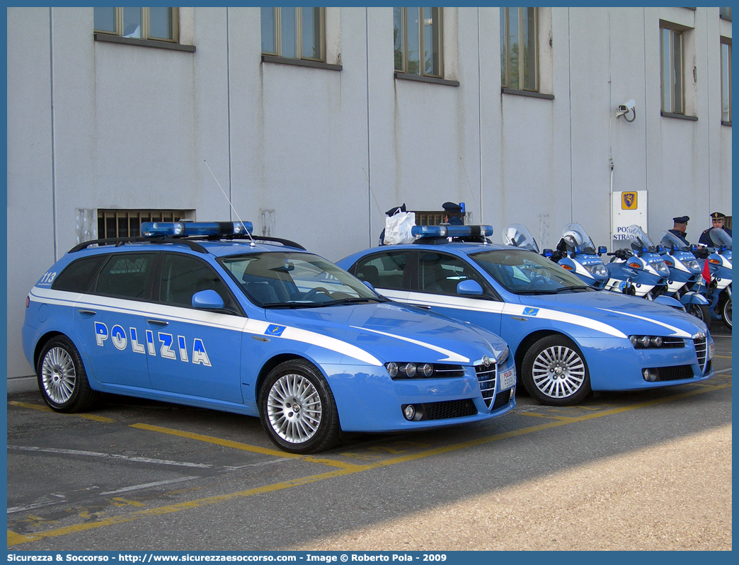 Polizia F9359
Polizia di Stato
Polizia Stradale
Alfa Romeo 159 Sportwagon
Parole chiave: Polizia di Stato;Polizia;PS;Polizia Stradale;Alfa Romeo;159 Sportwagon;F9359