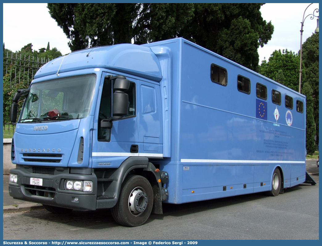 Polizia F9495
Polizia di Stato
Polizia a Cavallo
Iveco EuroCargo 160E28 II serie
Allestitore Valli S.r.l.
Parole chiave: PS;P.S.;Polizia;di;Stato;Trasporto;Cavallo;Cavalli;Iveco;EuroCargo;160E28;Valli