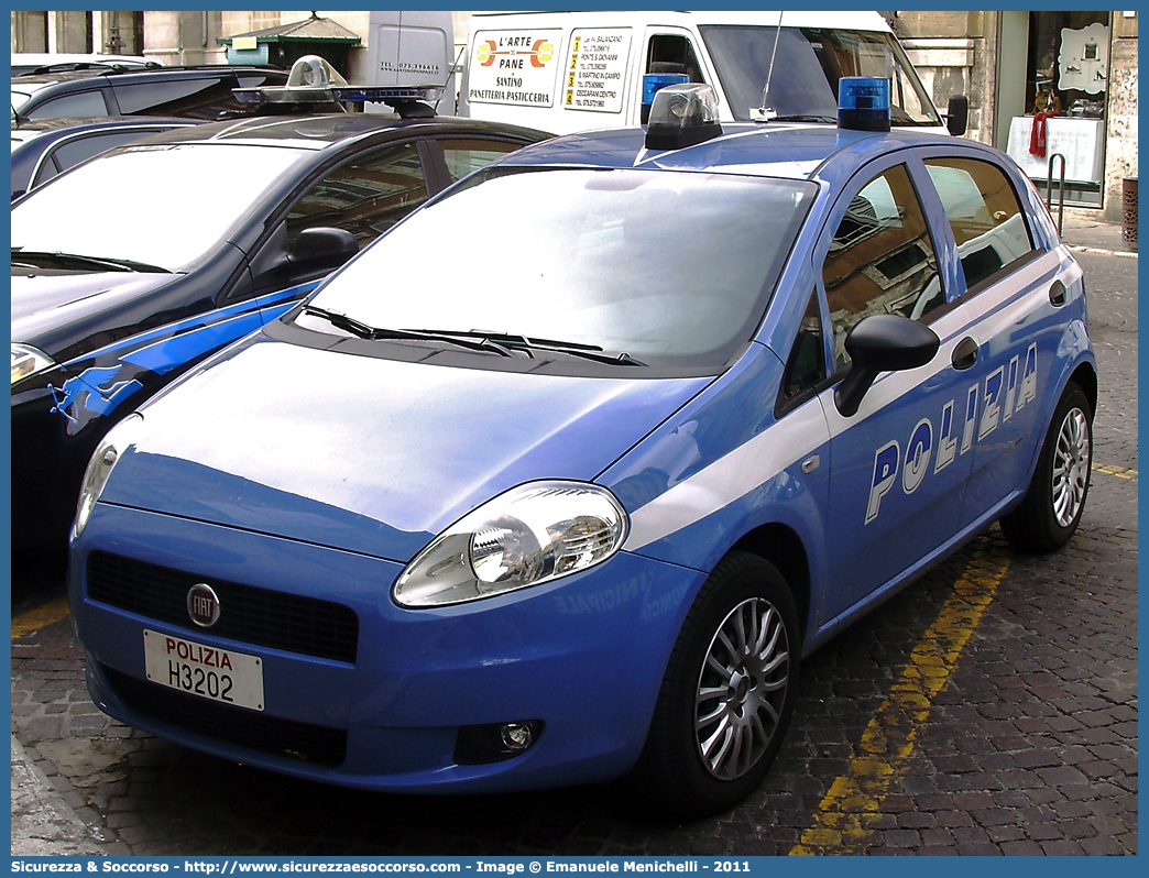 Polizia H3202
Polizia di Stato
Fiat Grande Punto
Parole chiave: PS;P.S.;Polizia;di;Stato;Pubblica;Sicurezza;Fiat;Grande;Punto