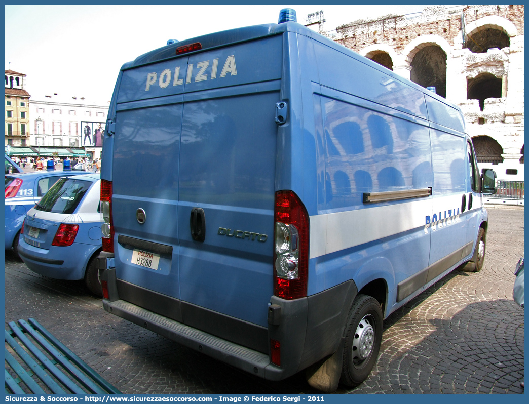 Polizia H3288
Polizia di Stato
Fiat Ducato III serie
Parole chiave: PS;P.S.;Polizia;di;Stato;Pubblica;Sicurezza;Fiat;Ducato;X250