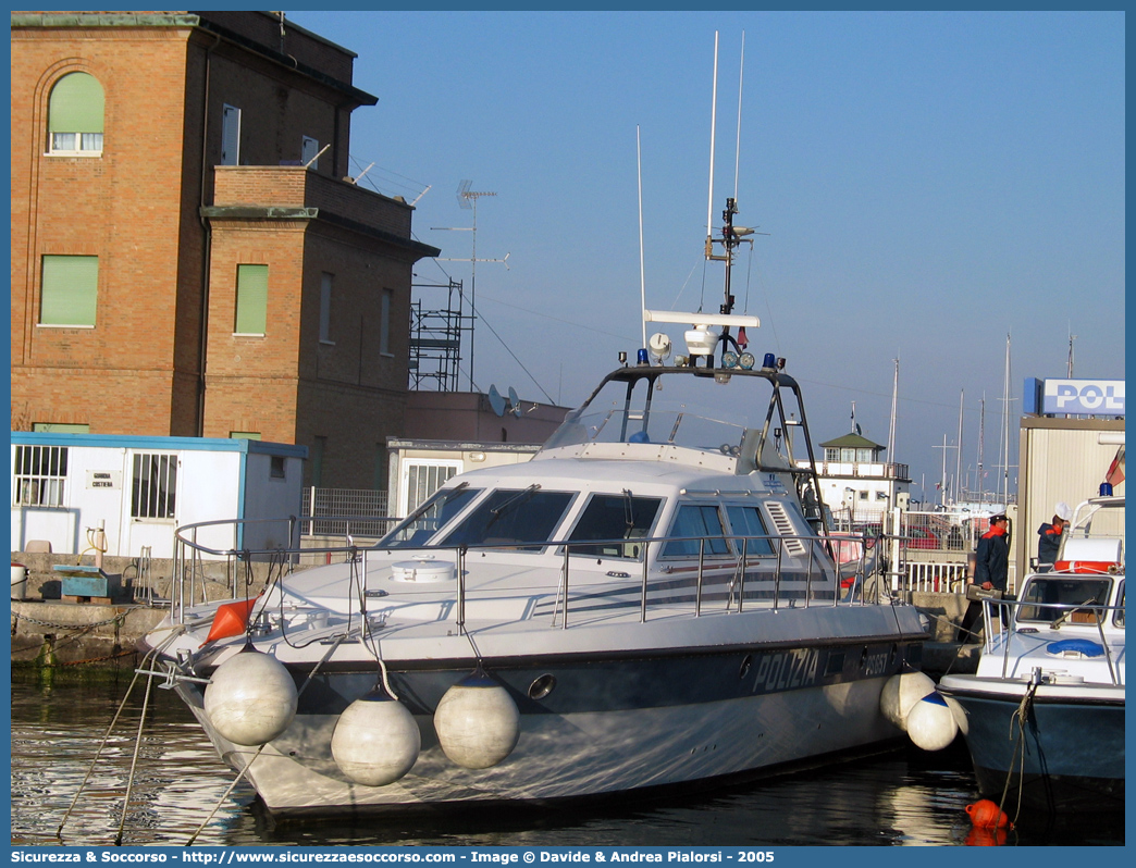 PS 657
Polizia di Stato
Polizia del Mare
CNG Motovedetta Classe Squalo
Parole chiave: PS;P.S.;Polizia;di;Stato;Navale;Mare;CNG;Motovedetta;Classe;Squalo