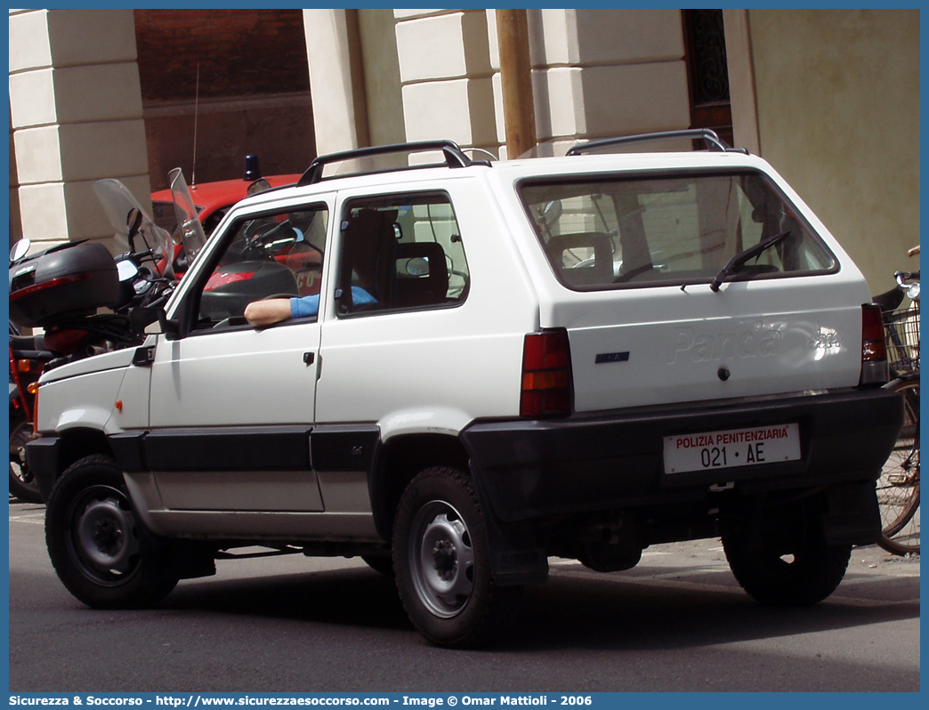 Polizia Penitenziaria 021AE
Polizia Penitenziaria
Nucleo Traduzioni e Piantonamenti
Fiat Panda 4x4 II serie
Parole chiave: 021AE;Polizia Penitenziaria;Nucleo Traduzioni e Piantonamenti;Fiat Panda 4x4 II serie