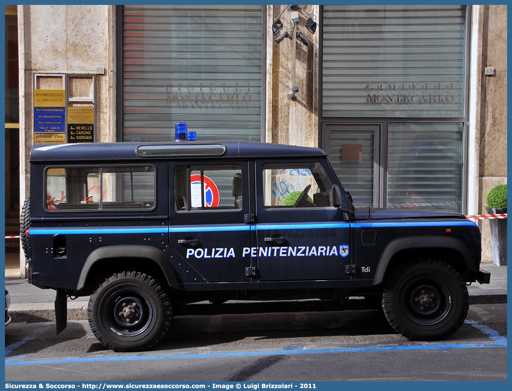 Polizia Penitenziaria 162AB
Polizia Penitenziaria
Nucleo Traduzioni e Piantonamenti
Land Rover Defender 110
Parole chiave: 162AB;Polizia Penitenziaria;Nucleo Traduzioni e Piantonamenti;Land Rover Defender 110