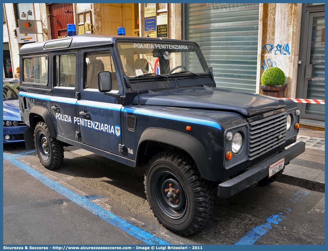 Polizia Penitenziaria 162AB
Polizia Penitenziaria
Nucleo Traduzioni e Piantonamenti
Land Rover Defender 110
Parole chiave: 162AB;Polizia Penitenziaria;Nucleo Traduzioni e Piantonamenti;Land Rover Defender 110